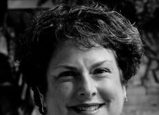 Kelly honoured for outstanding volunteer service